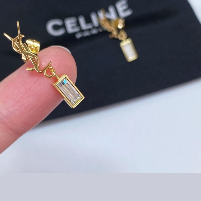 Ba*len*cia*ga earrings